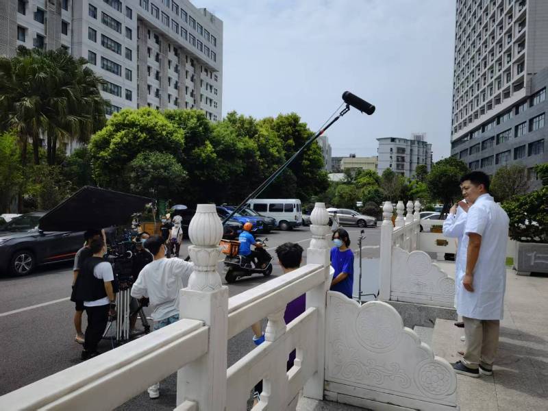 东风区广告片拍摄公司低成本实现高规格制作的诀窍